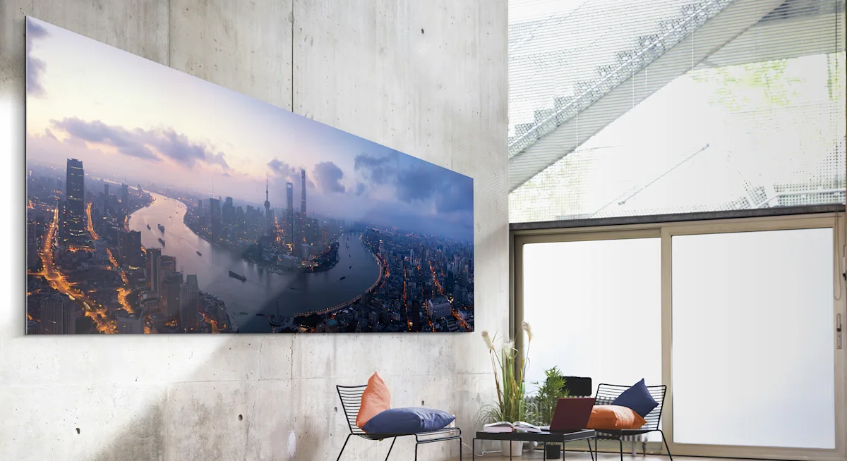 WhiteWall Masterprint 4 Skyline panorama photo as WhiteWall Masterprint hanging on a lounge wall.