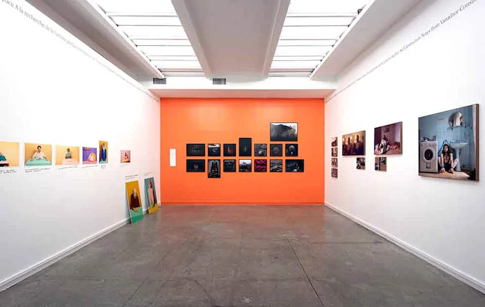 LP | CDP | Magazin | Image Grid Section | Events | Image Room decorated with art works on the walls.