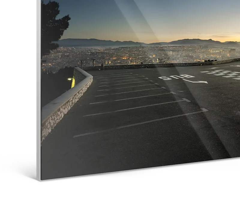 Close-up of the master print with slimline frame in silver.