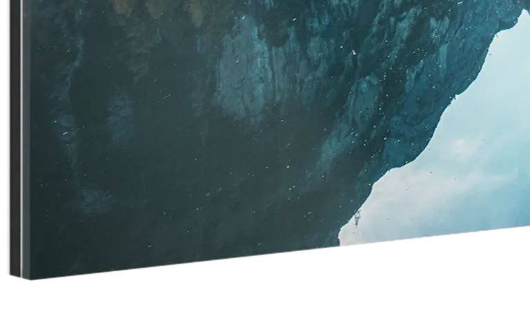 Glossy Acrylic in 2mm thickness Close up of the 2mm glossy acrylic glass variant.