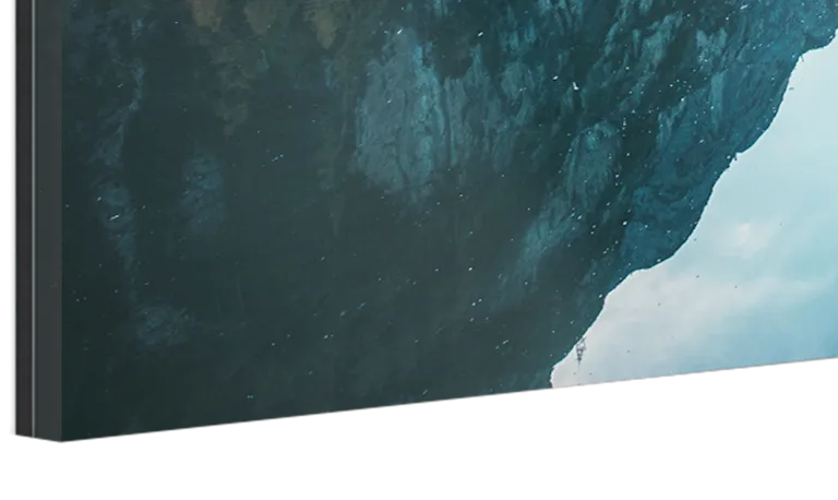 Glossy Acrylic in 4mm thickness Close up of the 4mm glossy acrylic glass variant.