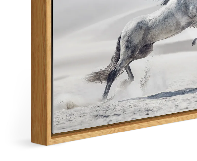 Close-up of standing floater frame Basel 0.24 in. / 6 mm in Natural Oak.